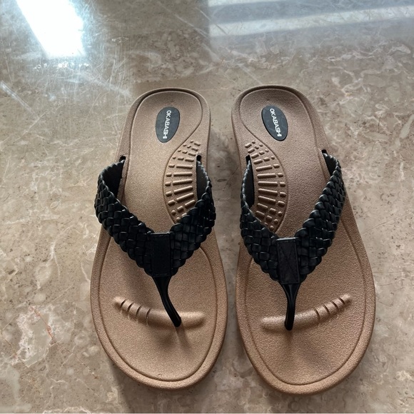 Okabashi brown and black thong flip flop sandals size large - Picture 4 of 6